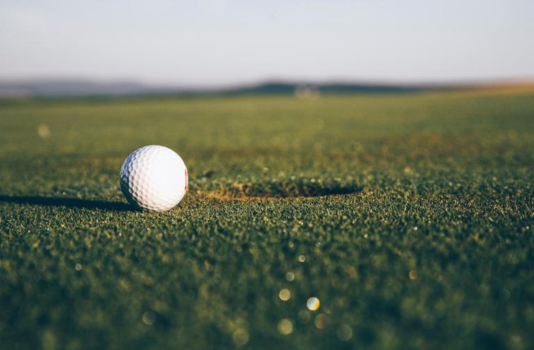 Golf fans react to an INCREDIBLE but DANGEROUS golf drill
