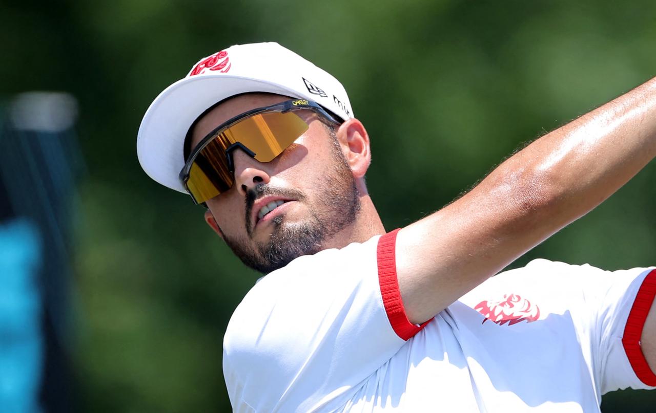 LIV golf pro throws away his club in disgust (!) during a very stubborn round in Nashville