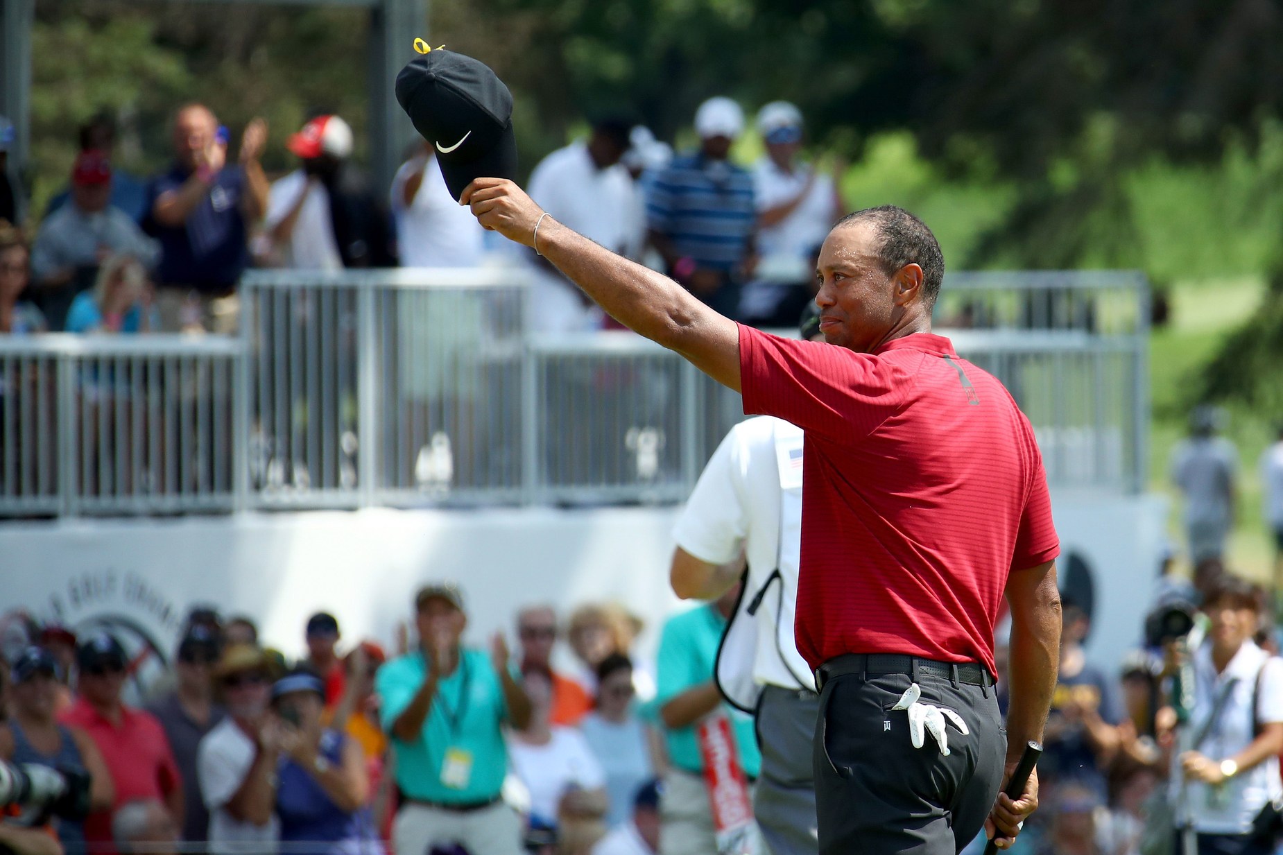 Tiger Woods’ caddie paid a heckler to leave the WGC-Bridgestone!