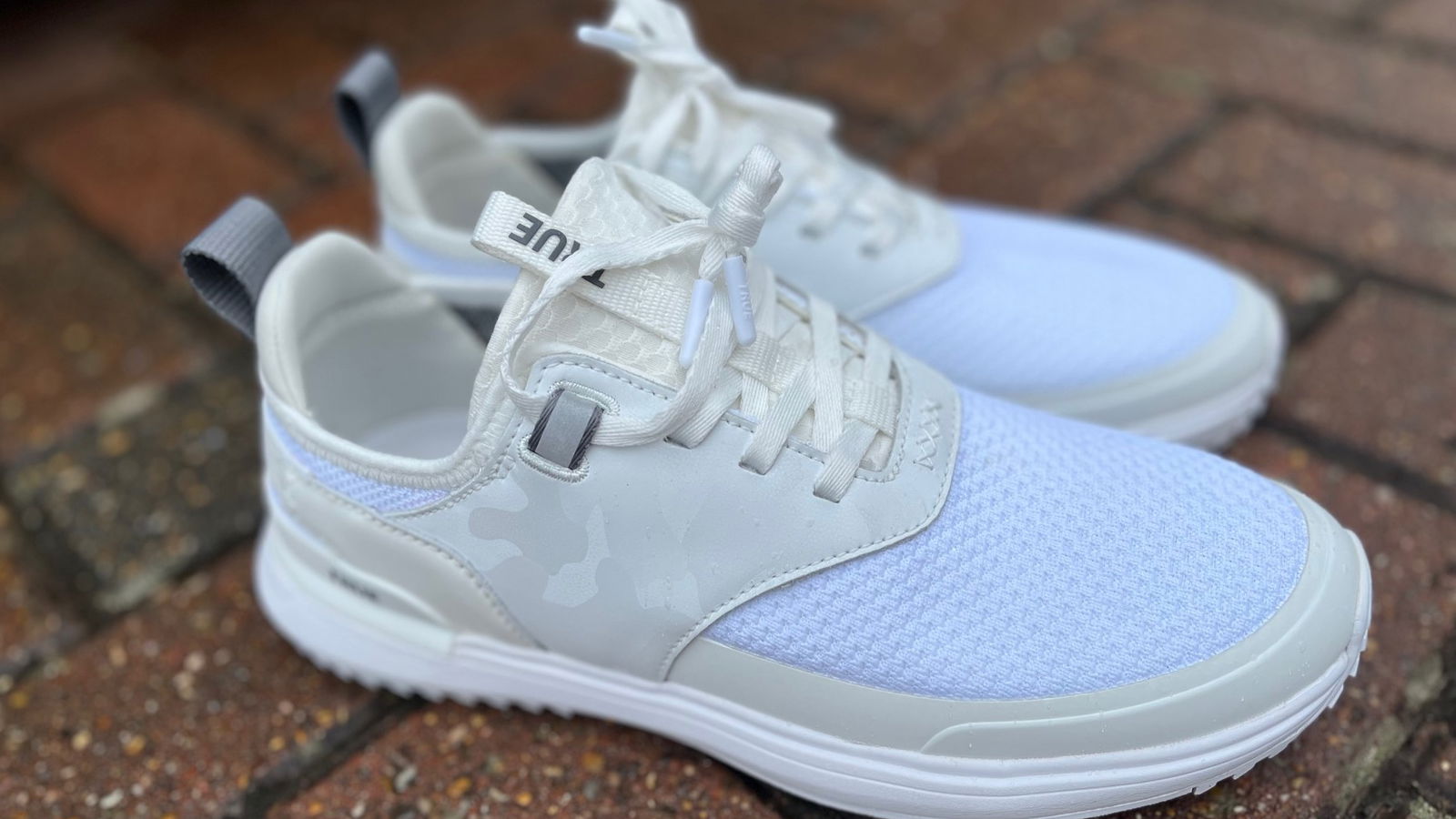 TRUE Linkswear LUX Hybrid Golf Shoes: 