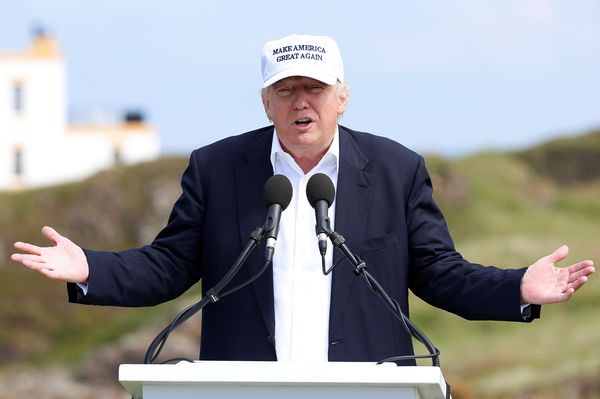 Donald Trump transformed into a golfer at Madame Tussauds!