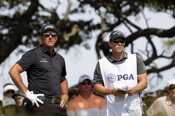 Phil Mickelson CRACKED TWO CLUBS before the final round of the US PGA!