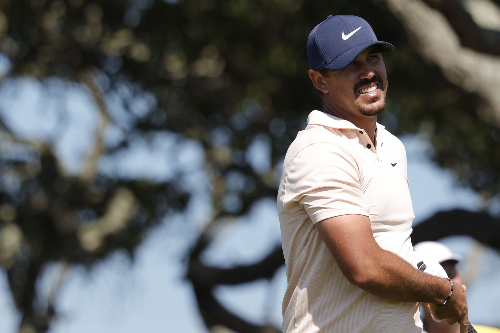 Brooks Koepka FUMING over Phil Mickelson's SEA OF FANS on 18 at US PGA