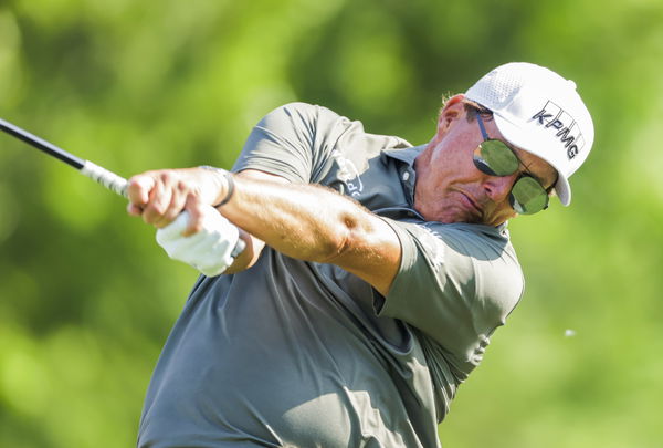 Golf fans react as Phil Mickelson DRINKS WINE from the Wanamaker Trophy