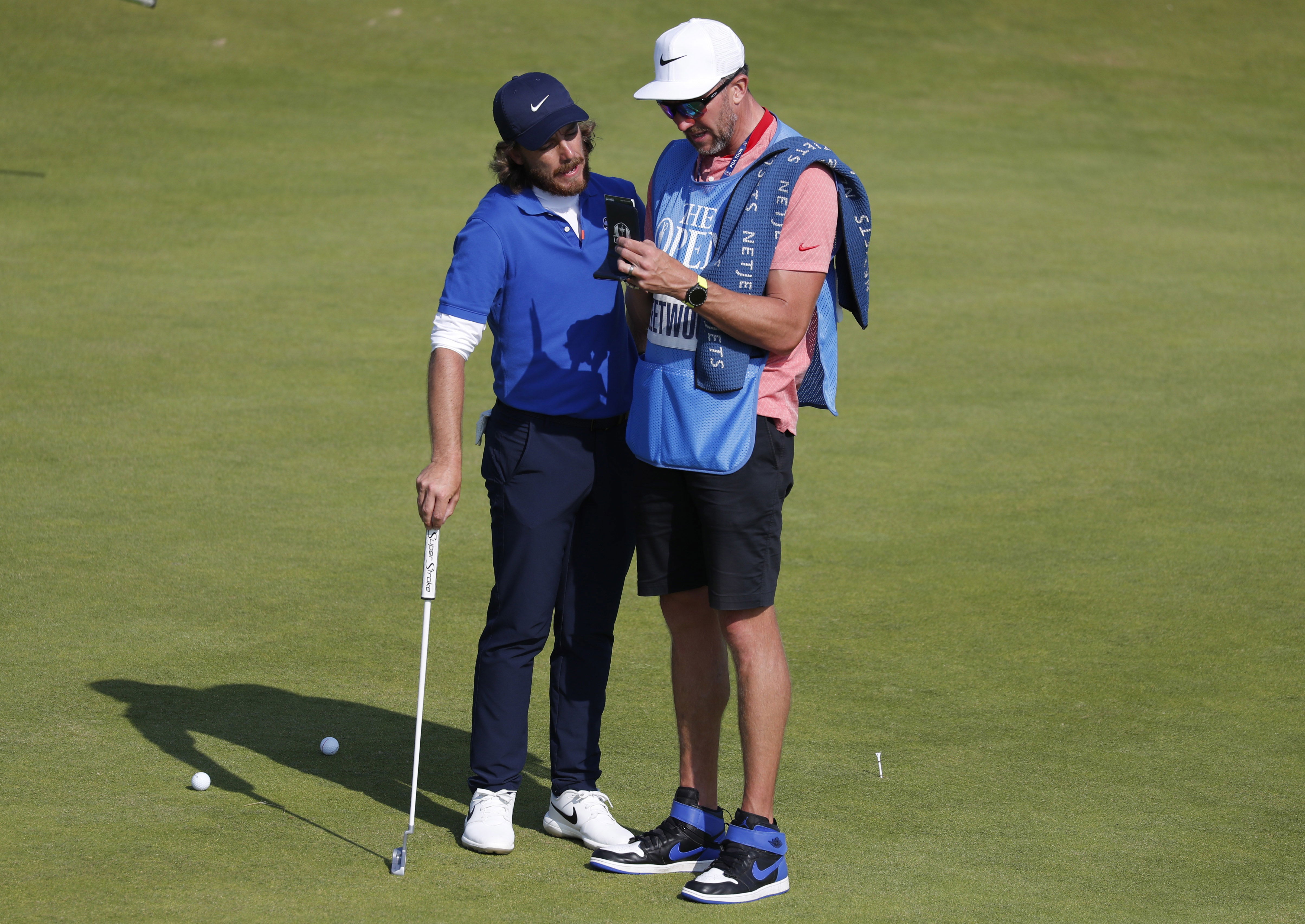 Golf fans react as Tommy Fleetwood's caddie FIRES SHOTS at Bryson DeChambeau