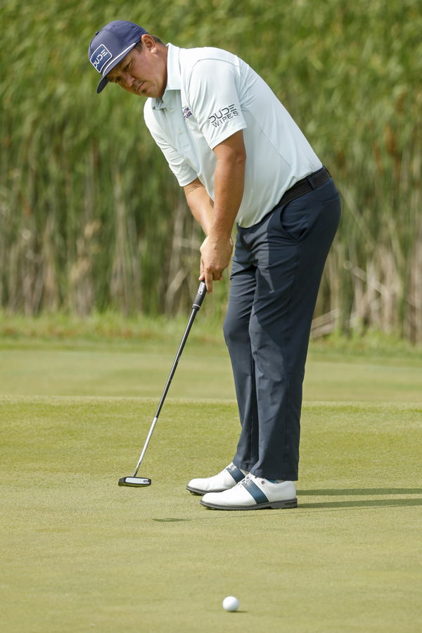 WATCH: Jason Dufner SMASHES his putter against the flag at Wyndham Championship