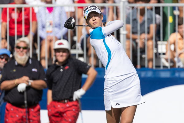 Nelly Korda signs autograph for Harry Higgs: 