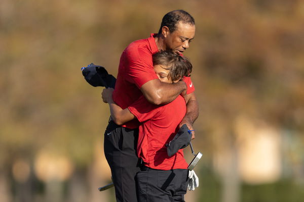 Tiger Woods STUNS golf fans with INCREDIBLE GOLF BALL TRICK with Charlie Woods