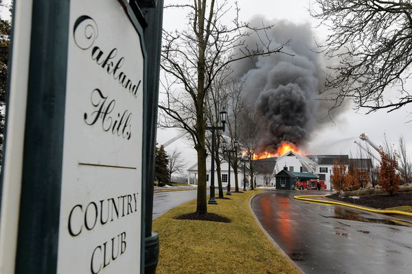 WATCH: Oakland Hills clubhouse catches fire in shocking incident