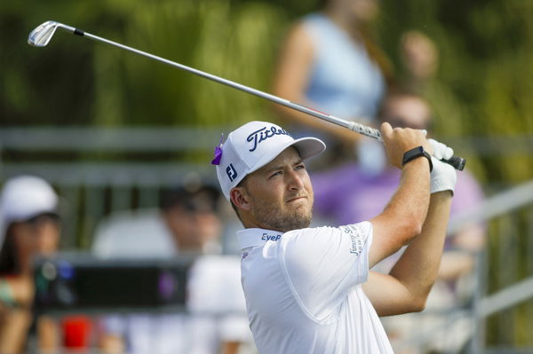 WATCH: Bear Trapped PGA Tour player takes PUTTER from bunker