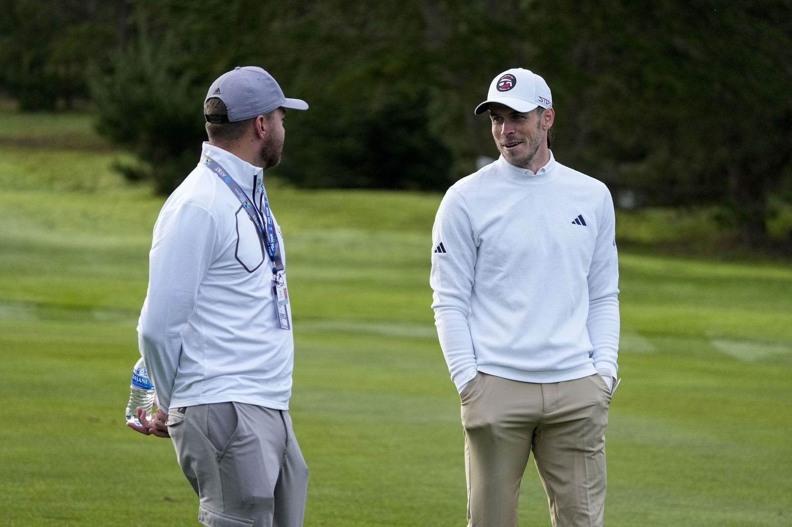 Golf-mad Gareth Bale reacts to Wrexham plea from Hollywood stars!