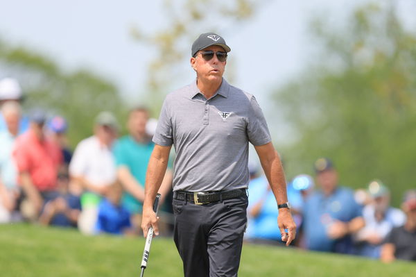 Rules official saves Phil Mickelson from penalty at PGA Championship