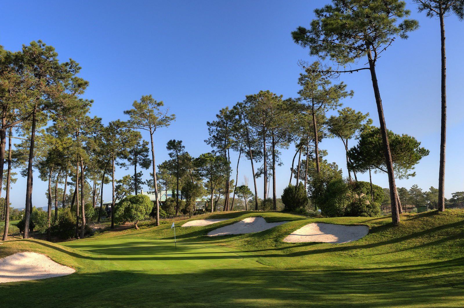 Aspiring young golf pros can gain the edge at Troia