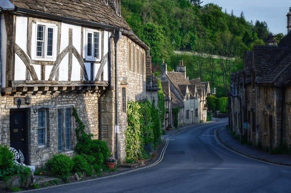 Golfers eye up The Manor House as Castle Coombe is named PRETTIEST UK village