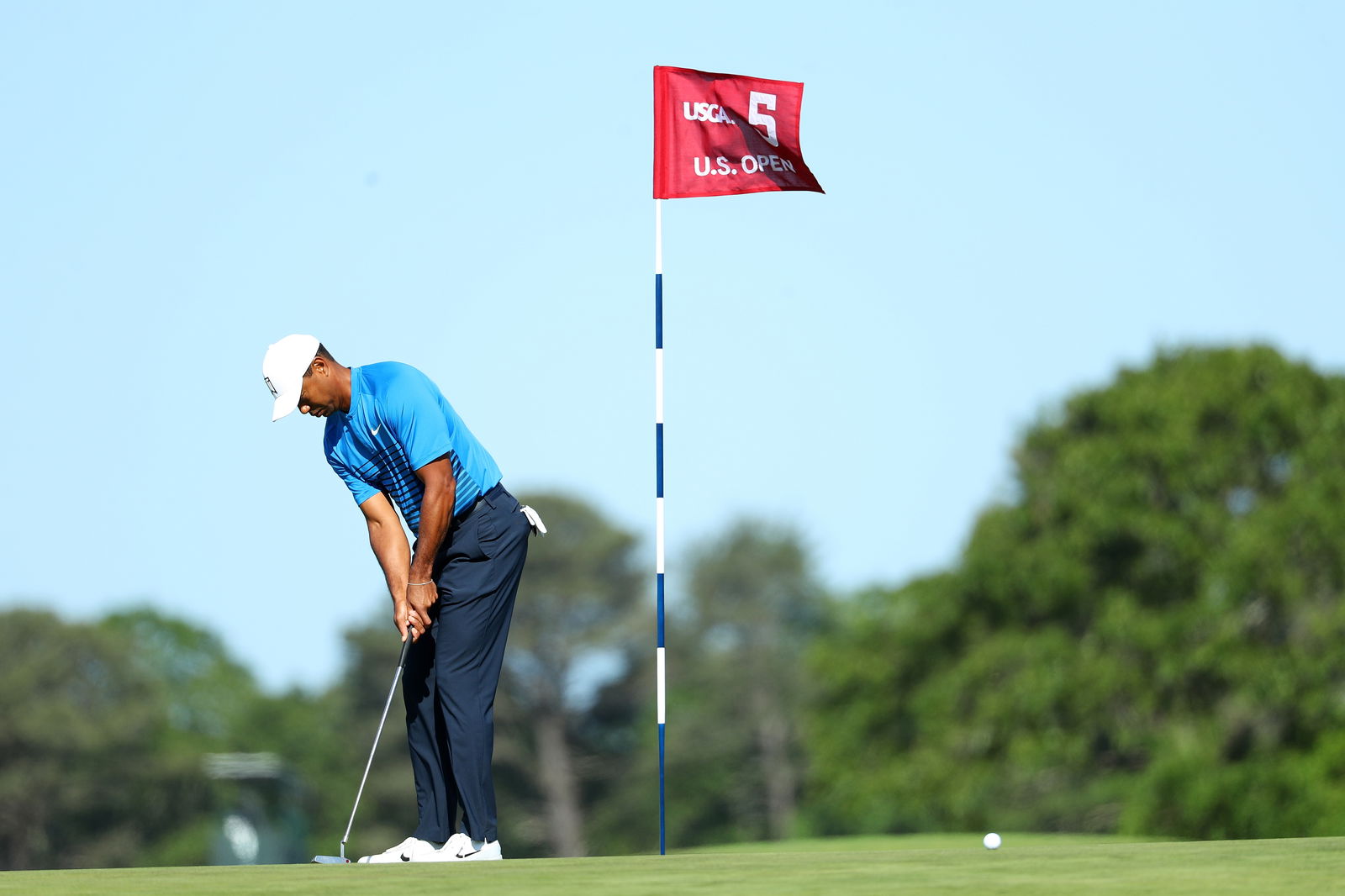 Tiger packing two putters at US Open