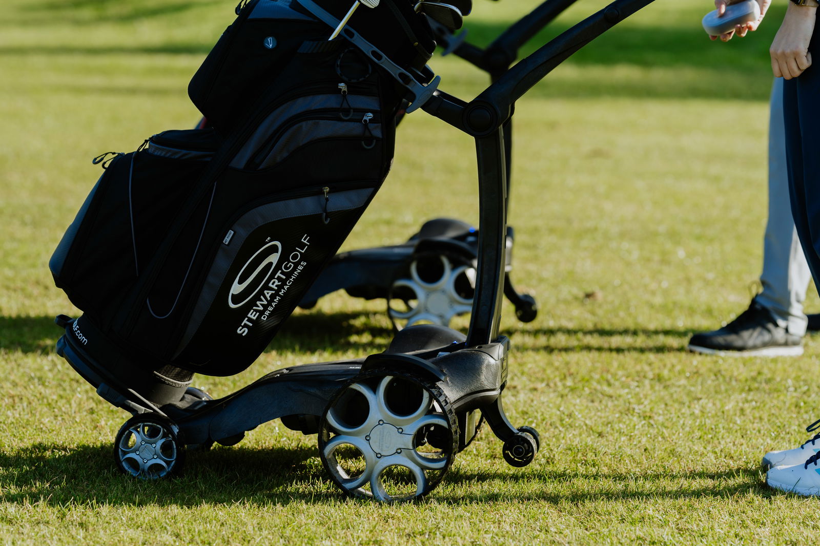 Premium manufacturer Stewart Golf launch new Q Remote trolley for 2021