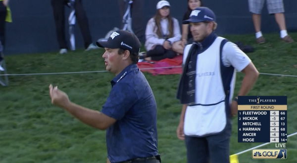 Patrick Reed GIVES THE MIDDLE FINGER at 2022 Players Championship