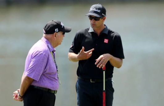 adam scott switches back to the long putter 